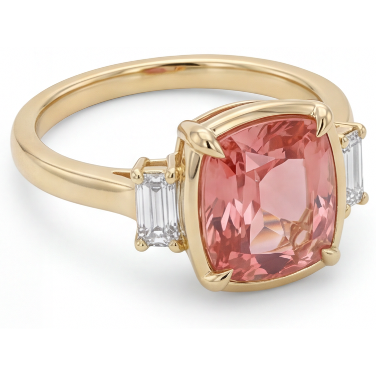 Bague trois pierres saphir Padparadscha véritable taille coussin 3,4 carats et diamants baguette blancs en Or Jaune 14 carats