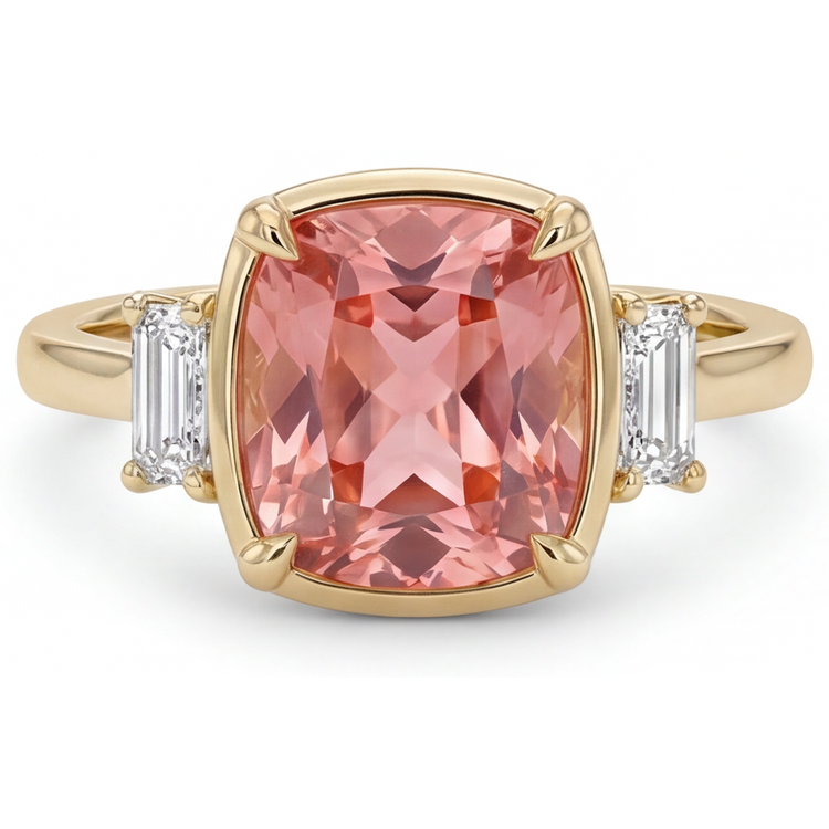 Bague trois pierres saphir Padparadscha véritable taille coussin 3,4 carats et diamants baguette blancs en Or Jaune 14 carats