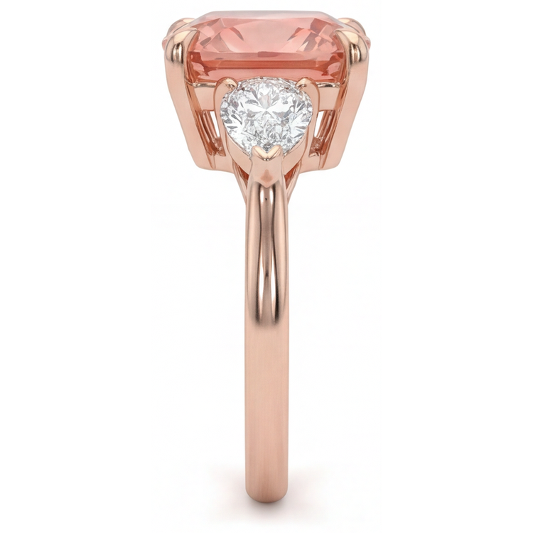 Bague trois pierres effilée en Or Rose 14 carats avec saphir Padparadscha pêche naturel taille coussin de 2,9 carats