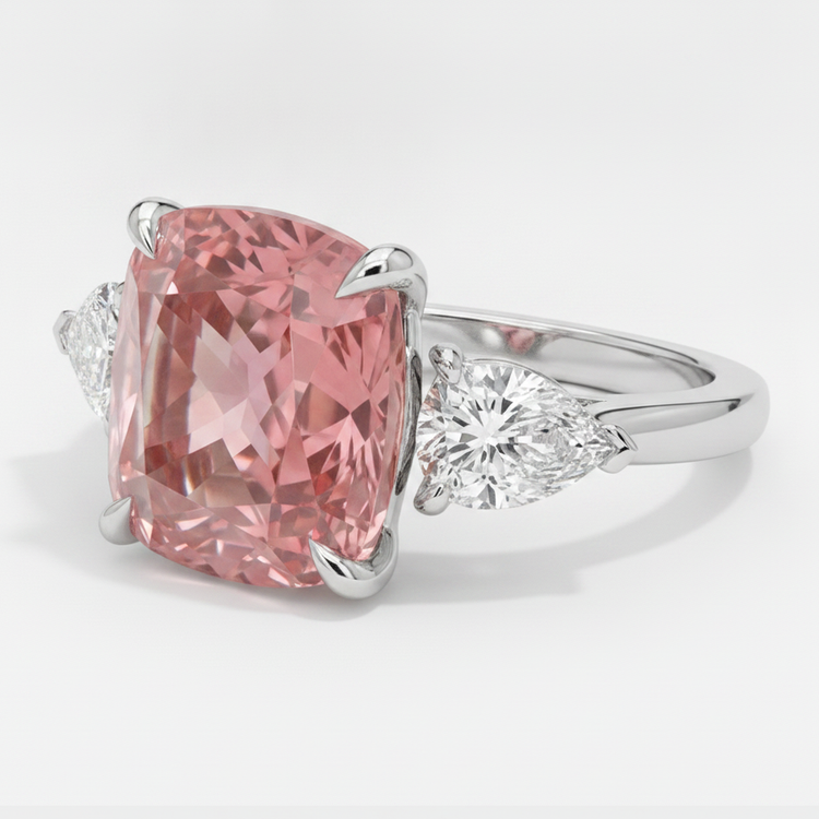 Bague Trilogie en Platine Saphir Padparadscha Naturel Taille Coussin 3,6 Carats