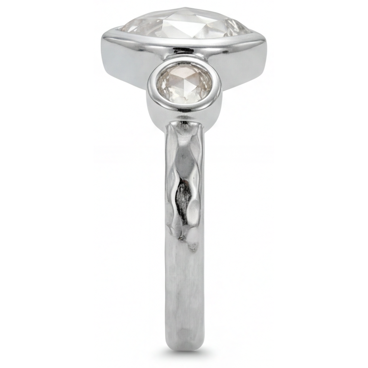 Fin Bague Trois Pierres 2 carats – vue d'angle
