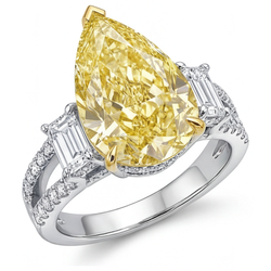 Diamant Canari Pureté VVS Bague Trilogie 4 carats en Or Deux