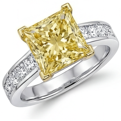 Diamant Jaune Canari VVS Bague Sertie Halo 3,75 carats en Or