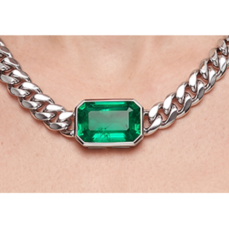 Collier coulissant en or à maille cubaine Miami et émeraude horizontale 27 carats