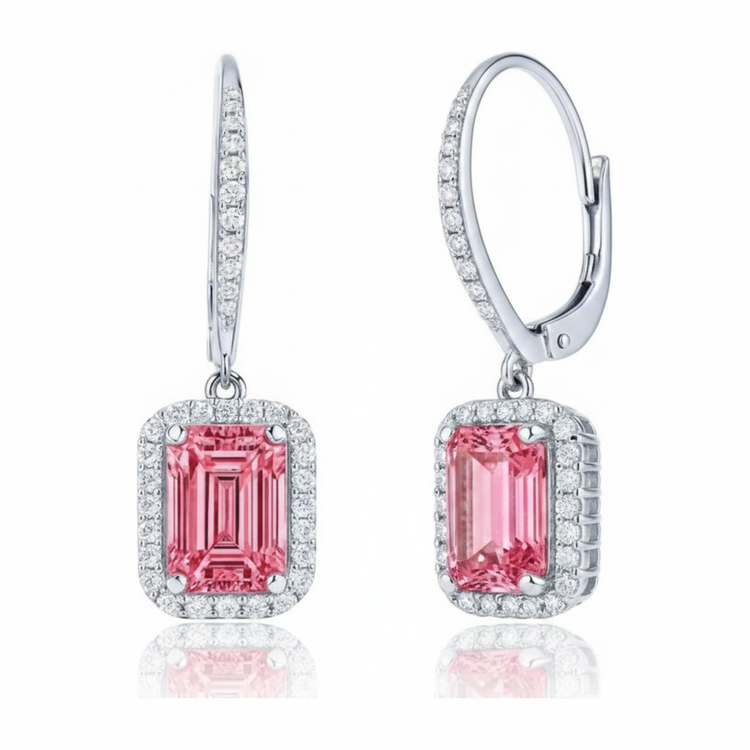Boucles d'oreilles dormeuses en diamant rose de laboratoire 2,4 carats taille émeraude avec halo en or blanc 14K