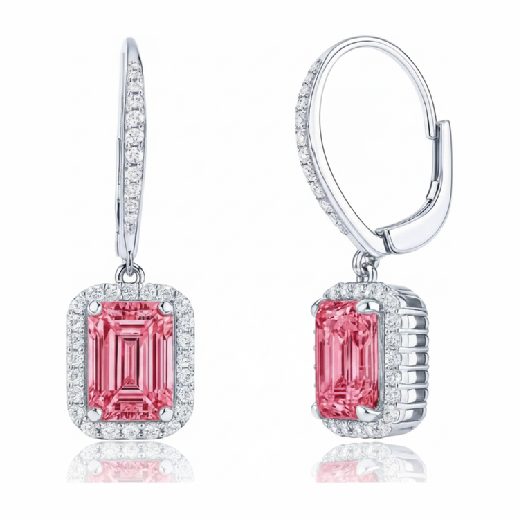 Boucles d'oreilles dormeuses en Or Blanc 14 carats avec diamant rose de laboratoire 2,4 carats taille émeraude et halo