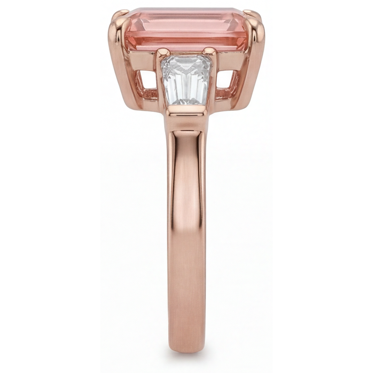 Bague Saphir Pêche Padparadscha de laboratoire 4,6 Carats taille Émeraude et Baguettes Blanches Trois Pierres en Or Rose 14K
