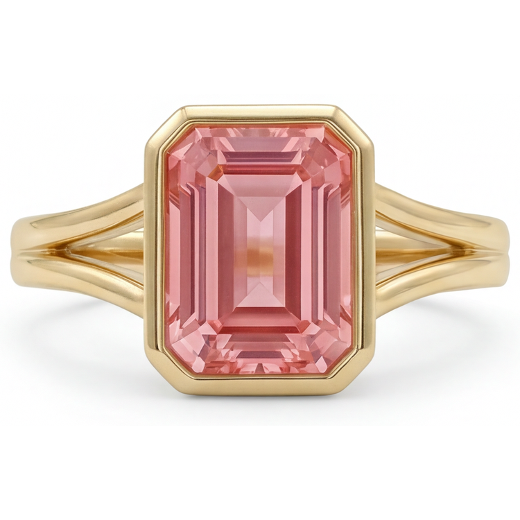 Bague en Or Jaune 14K, Saphir Padparadscha Pêche Naturel 3 Carats Taille Émeraude, Lunette et Anneau Fendu