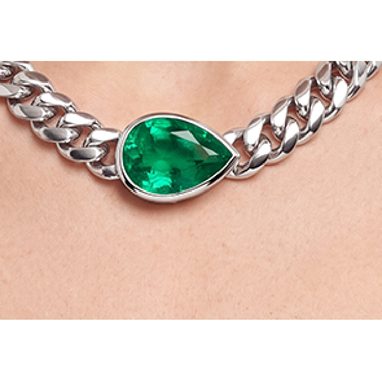 Collier coulissant en or à maille cubaine Miami avec émeraude poire 33 carats