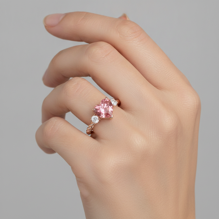 Bague Trois Pierres en Or Rose 14K avec Saphir Padparadscha Véritable Forme Cœur 1,9 Carat