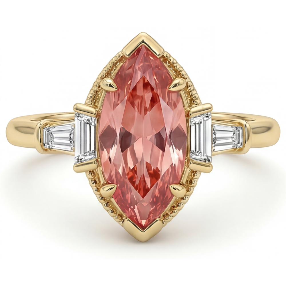 Bague de Fiançailles Saphir Pêche de laboratoire de 4.1 carats, monture cathédrale à trois pierres avec Saphir Padparadscha marquise et Diamant baguette blanc, en Or Jaune 14 carats