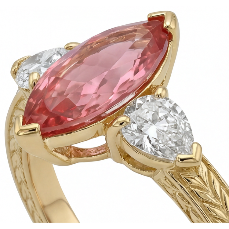 Bague trois pierres Or Jaune 14 Carats Saphir Padparadscha de laboratoire couleur pêche taille Marquise 4.1 Carats