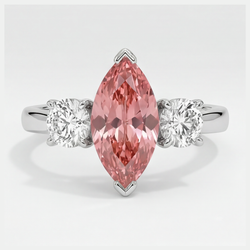 Bague trois pierres en platine avec véritable saphir Padparadscha taille marquise de 3,1 carats