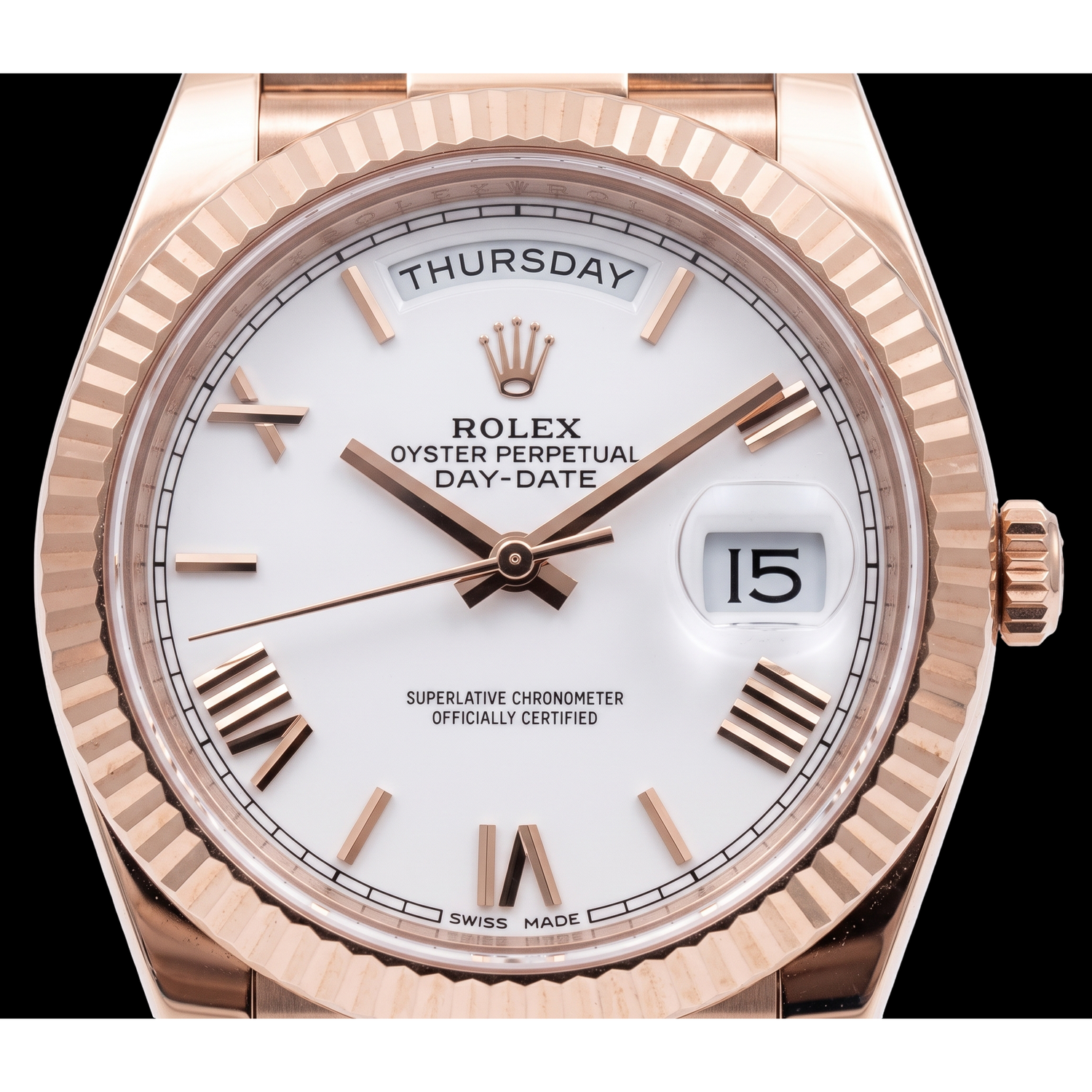 Montre Rolex Day-Date 228235 40 mm en Or Rose Cadran Blanc Chiffres Romains
