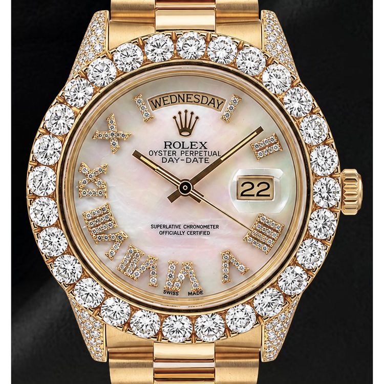 Montre Rolex Day-Date 36 mm 1803 en Or Jaune, Cadran Diamants en Nacre Blanche et Chiffres Romains