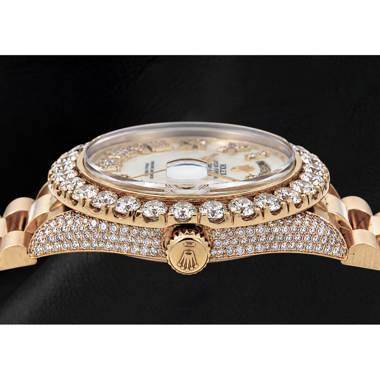 Montre Rolex Day-Date 36 mm 1803 en Or Jaune, Cadran Diamants en Nacre Blanche et Chiffres Romains