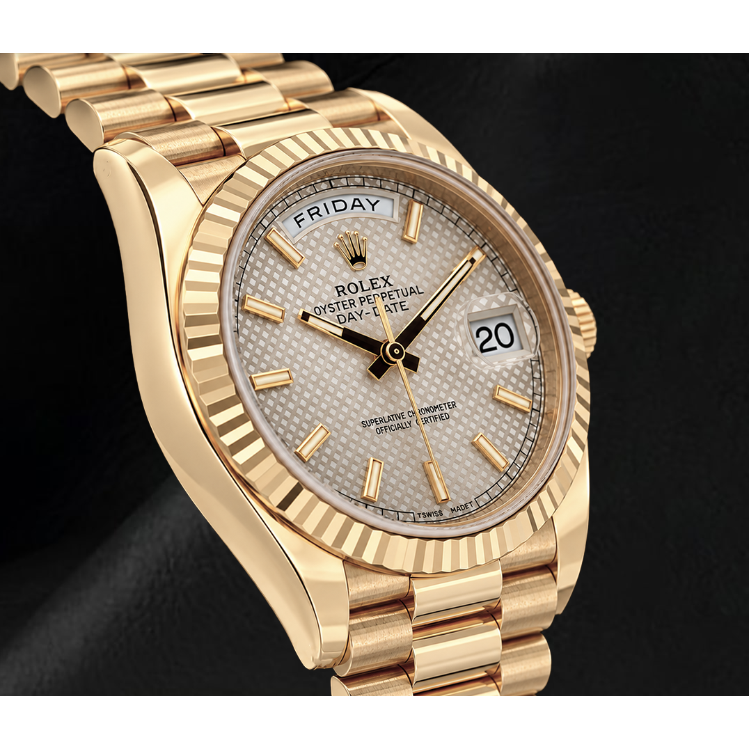 Montre Rolex Day-Date 40 mm 228238 en Or Jaune, Cadran Motif Argenté, Bracelet President