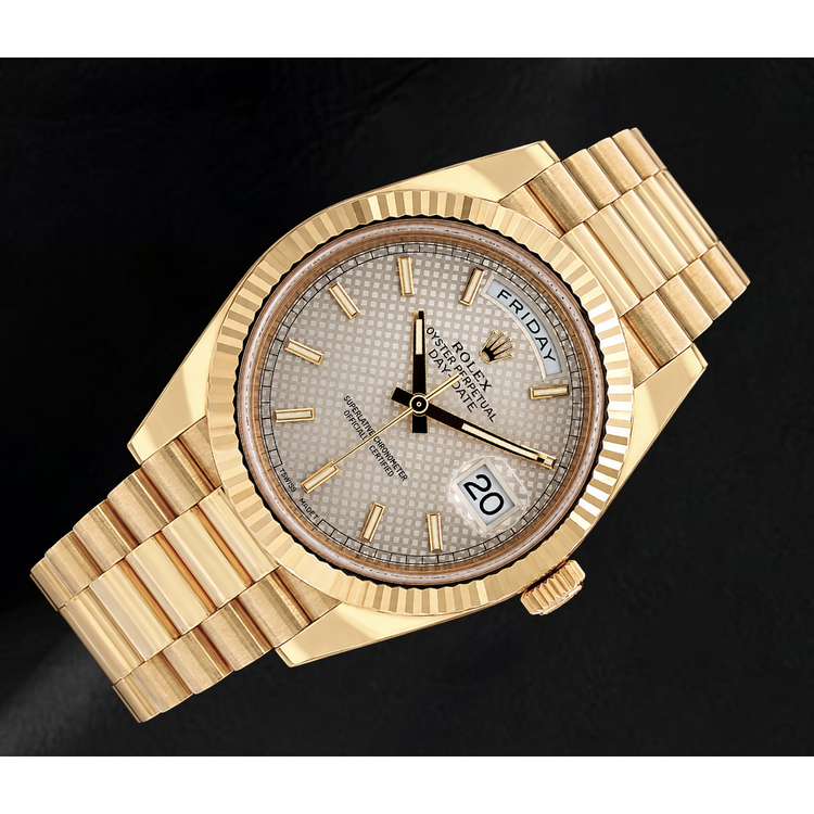 Montre Rolex Day-Date 40 mm 228238 en Or Jaune, Cadran Motif Argenté, Bracelet President