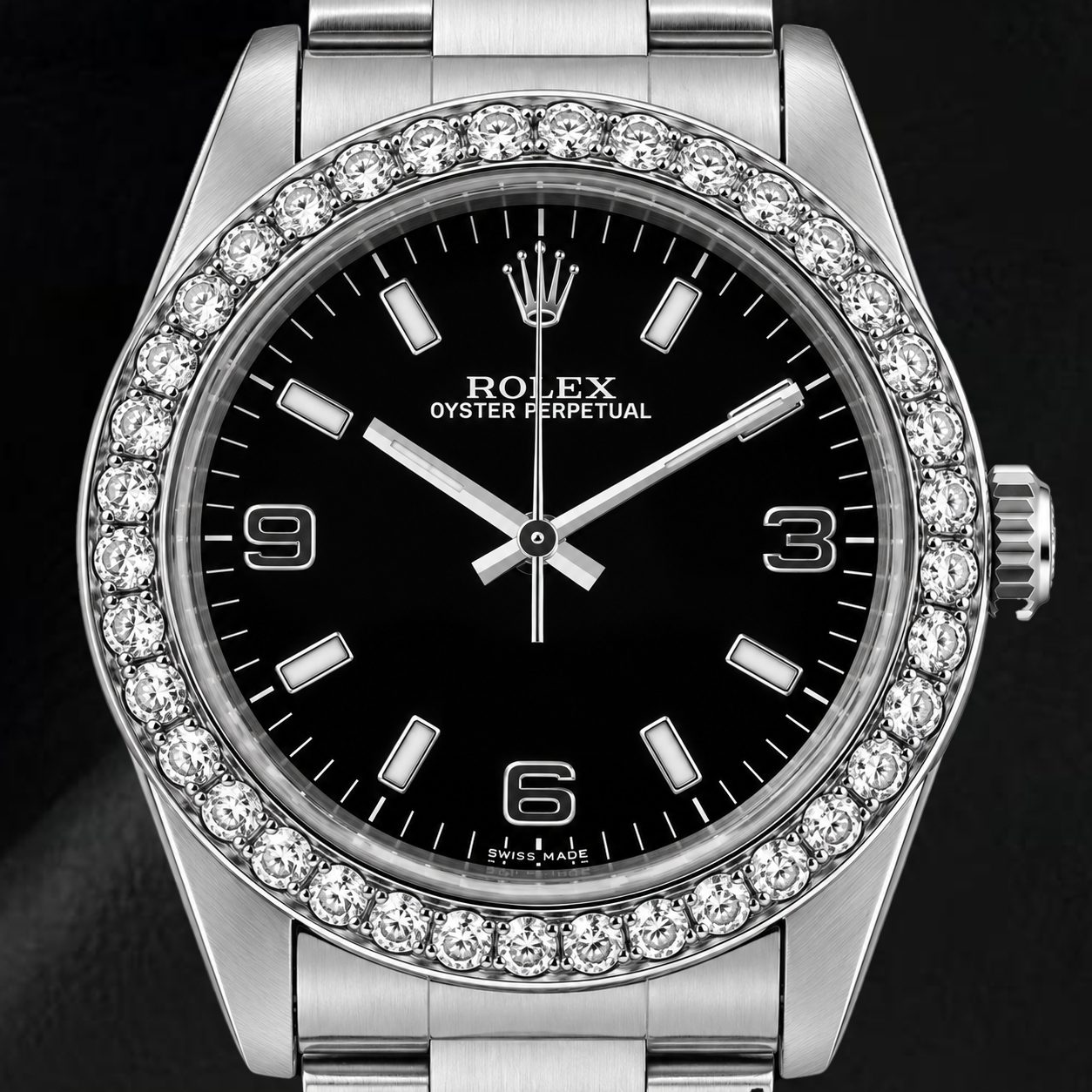 Montre Rolex Oyster Perpetual 26 mm 76030 Cadran Noir à Chiffres Arabes Lunette en Diamants