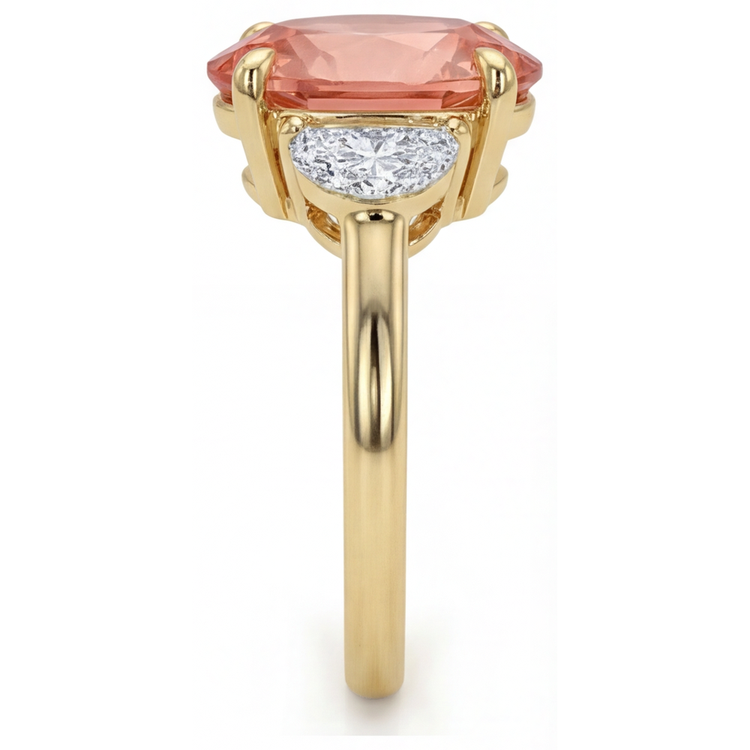 Bague de Fiançailles Trois Pierres en Or Jaune 14 Carats avec Véritable Saphir Padparadscha Pêche Ovale de 2,9 Carats et Demi-Lunes Blanches