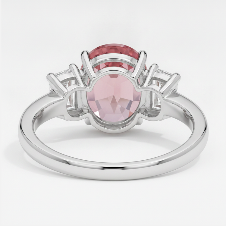 Bague trois pierres en platine avec saphir Padparadscha ovale véritable de 3,6 carats et trapèzes blancs