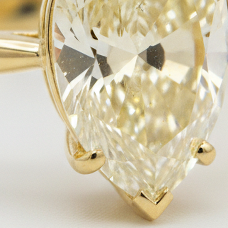 Bague de Fiançailles Solitaire Larimar et Diamant Poire Jaune Fantaisie Naturel 2 Carats en Or 18K