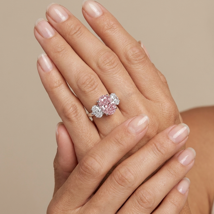 Bague en diamant rose ovale de 4,2 carats