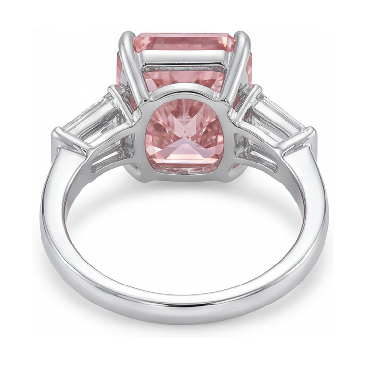 Bague en diamant rose 4,7 carats taille radiant