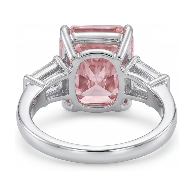 Bague en diamant rose 4,7 carats taille radiant