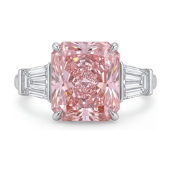 Bague en diamant rose 4,7 carats taille radiant