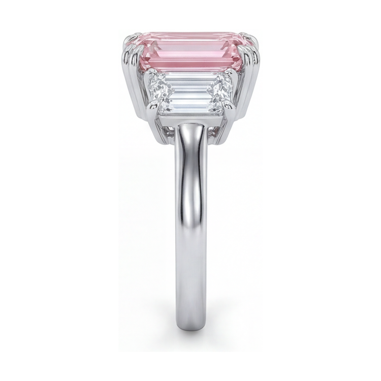 Bague en diamant rose taille émeraude de 4 carats