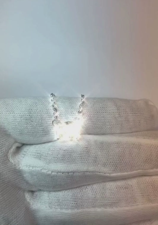 East West Set Diamond Pendant Dog Ear Radiant Cut 3 carats à une broche