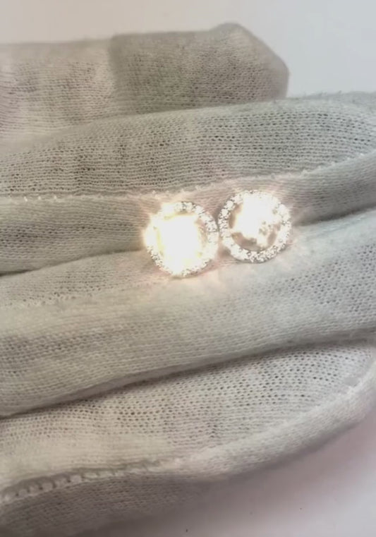 Boucles d'oreilles halo de diamants étincelants de taille brillante de 2.34 ct