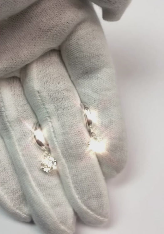 Boucles d'oreilles pendantes diamant Coupe Ronde 2 carats serti six griffes or blanc
