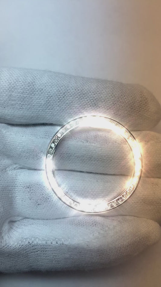 Lunette en Réel Diamant sertie de chaînes personnalisées pour s'adapter à la montre de date 1,50 ct.