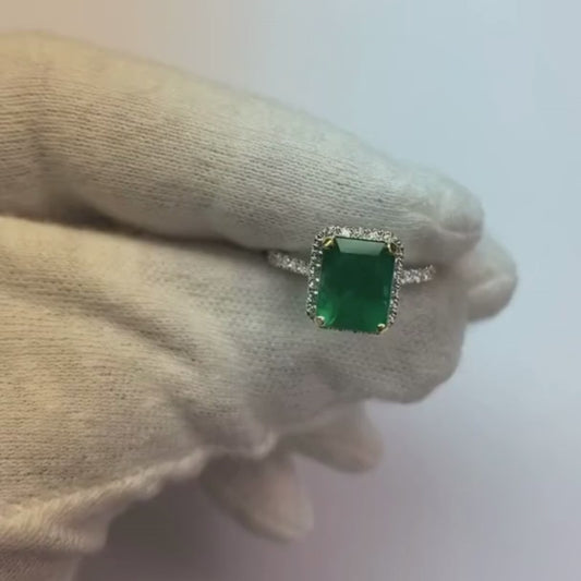 Émeraude verte taille émeraude de 3.55 ct avec bague de mariage en diamant rond