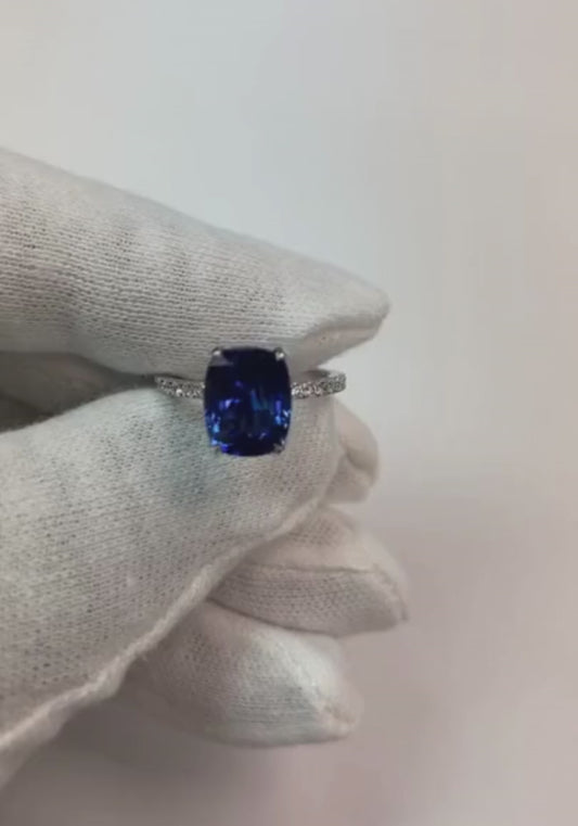 Bague Diamant Solitaire Accents Saphir Bleu Radiant 4 Carats