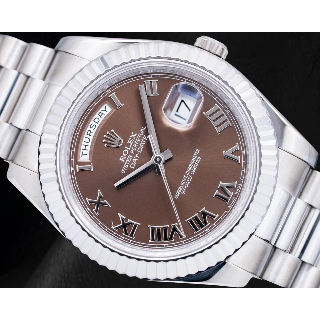 Rolex 41 mm Day-Date II 218239 Cadran Chocolat Chiffres Romains Bracelet President en Or Blanc 18 Carats