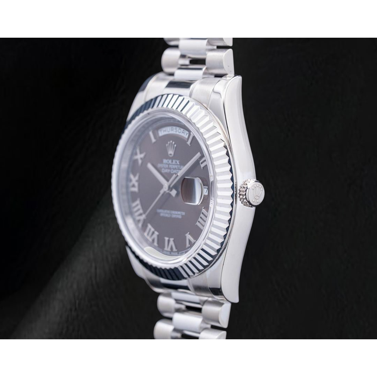 Rolex 41 mm Day-Date II 218239 Cadran Chocolat Chiffres Romains Bracelet President en Or Blanc 18 Carats