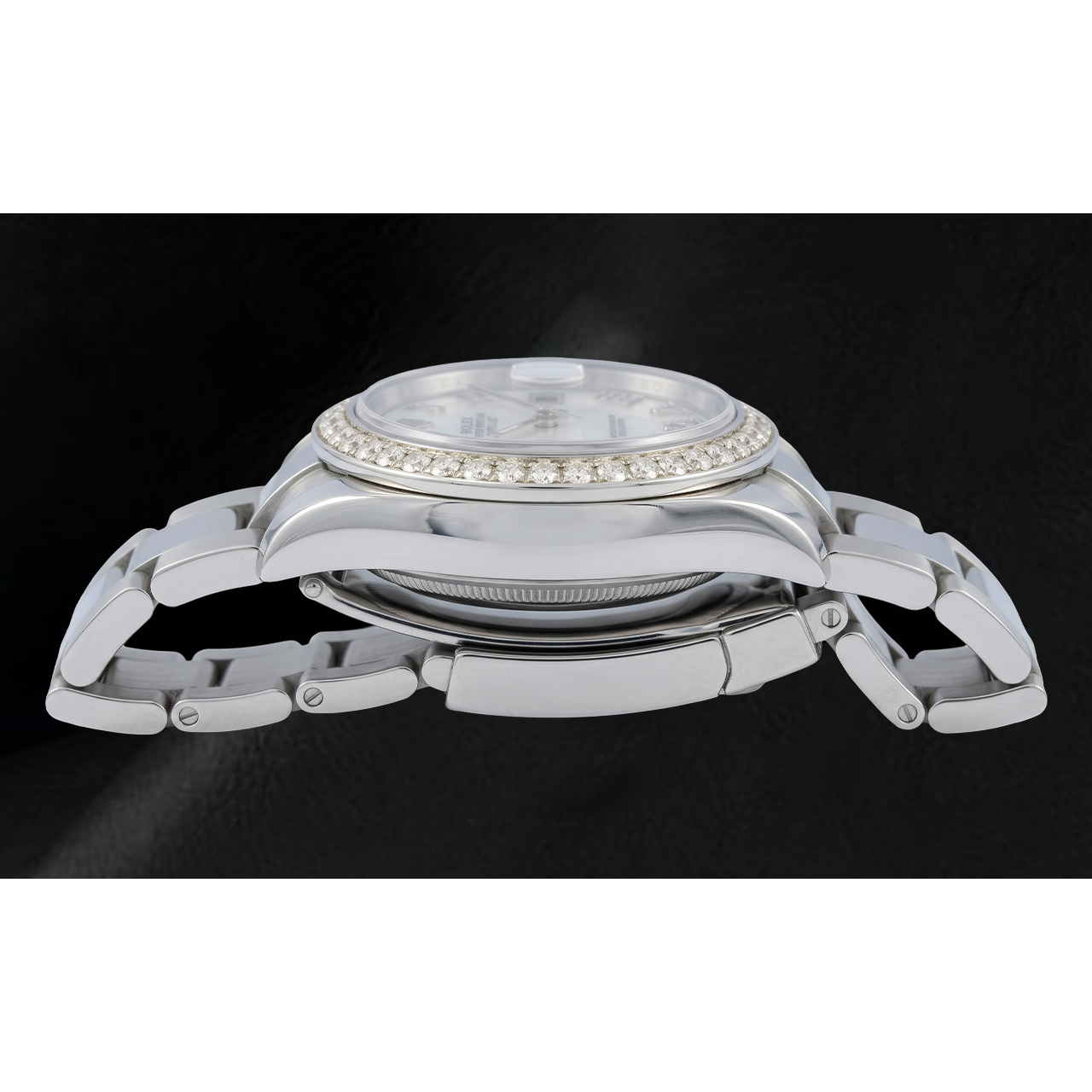 Rolex Datejust 116300 41 mm Montre en Acier Inoxydable avec Cadran Diamants en Nacre Blanche et Chiffres Romains