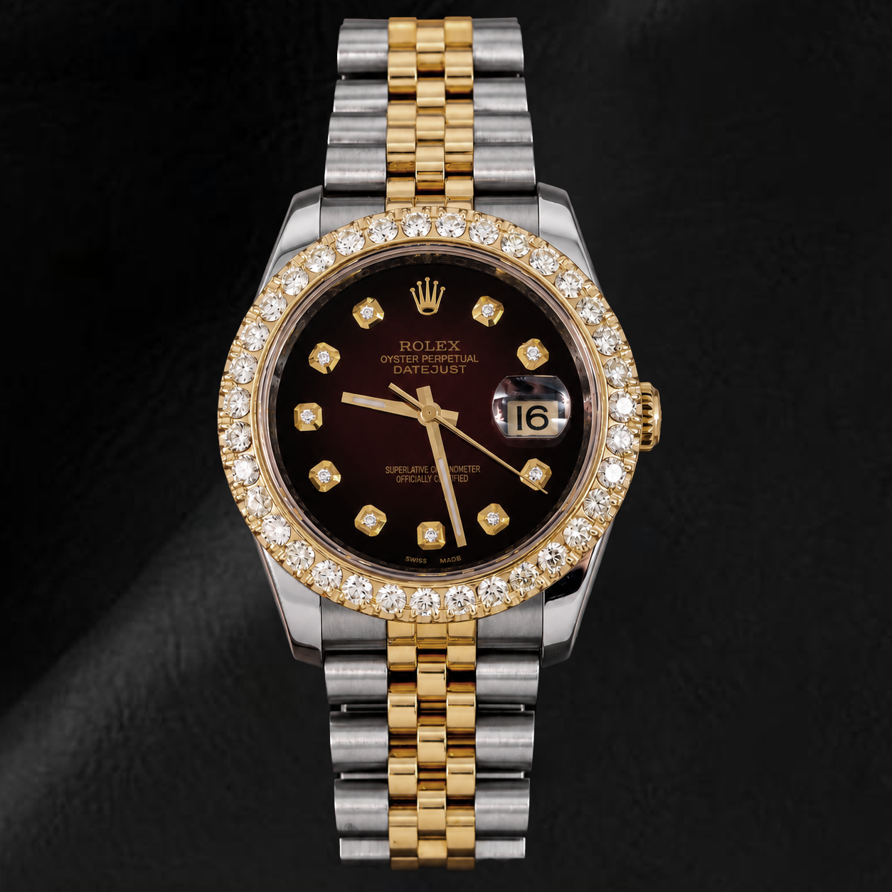 Rolex Datejust 36 mm 116233 Montre Bicolore Cadran Diamants Rouge Lunette Diamants