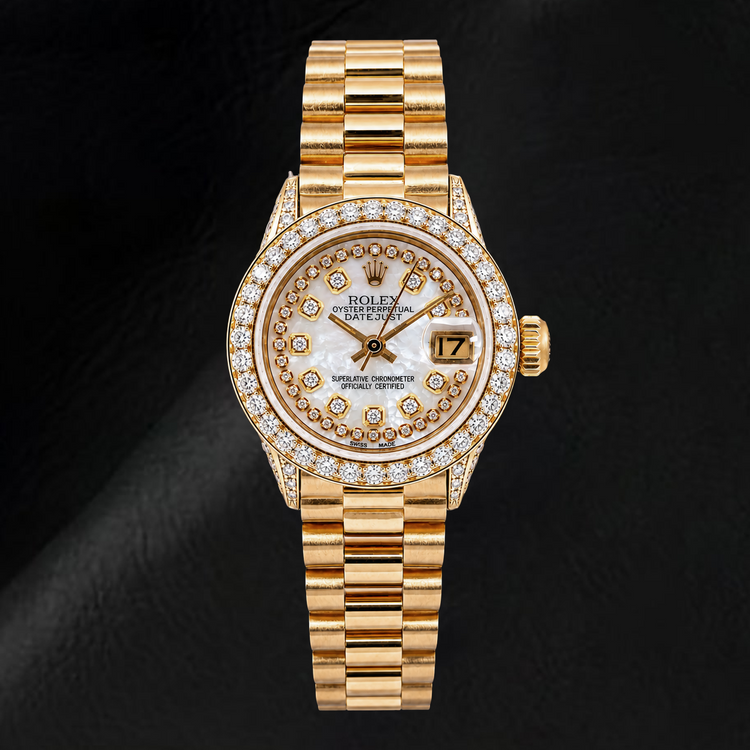 Rolex Datejust 6917 26 mm Montre en Or Jaune Cadran Diamants en Nacre Blanche avec Filet de Diamants