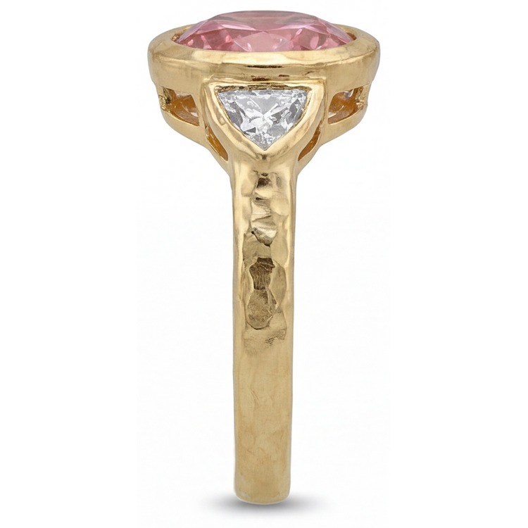 Bague Padparadscha trois pierres en Or Jaune 14 carats, saphir rond naturel de 2,6 carats et trilliants blancs, lunette