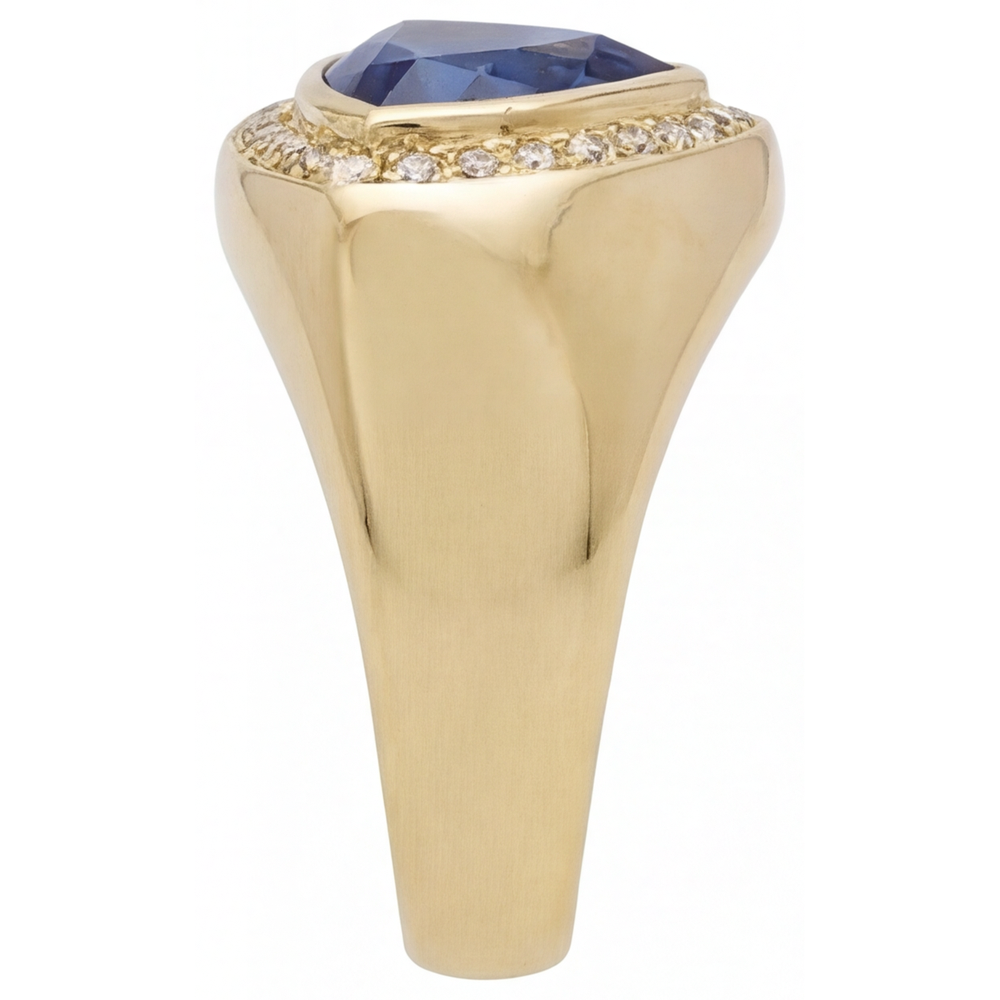 Saphir Bleu Trilliant Bague Pierre de Couleur en Or Jaune 14 Carats – vue de profil