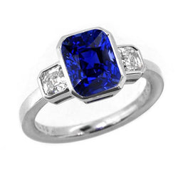 Bague 3 Pierres Coussin Lunette Saphir Bleu & Diamant Bague 3.50 Carats