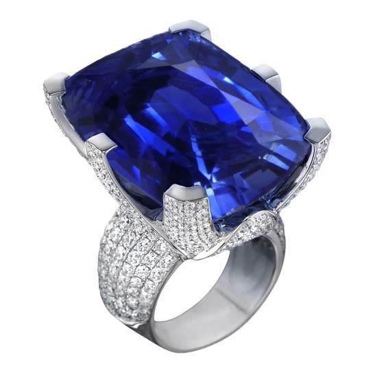Bague Coussin Saphir Bleu Ceylan Et Diamants Ronds 8.51 Carat - HarryChadEnt.FR