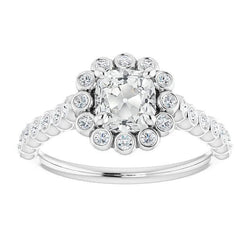 Bague Halo Cushion Old Cut Diamond avec accents sertis clos 6,50 carats