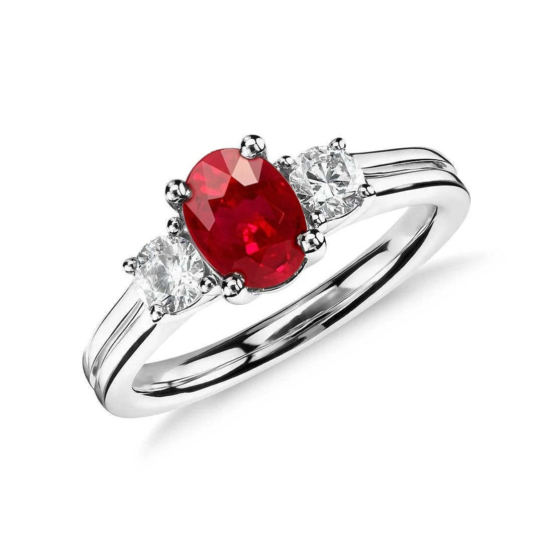 Bague Trois Pierres Diamants Et Rubis Rouge Taille Ovale Or 14K 1.80 Carats - HarryChadEnt.FR