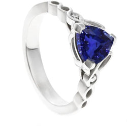 Bague à trois pierres en or 14 carats avec mille milliards de saphirs bleus 1.75 carats de diamants