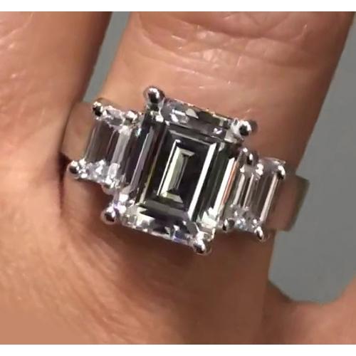 Bague de fiançailles 3 pierres 2.70 carats diamants taille émeraude - HarryChadEnt.FR